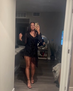 Nikki Blades feet photo thumbnail