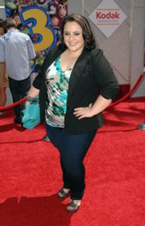 Nikki Blonsky feet photo 17