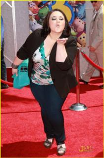 Nikki Blonsky feet photo 16