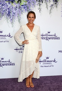 Nikki Deloach feet photo 3