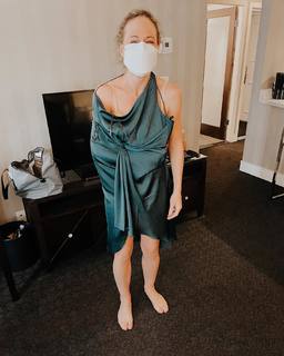 Nikki Deloach feet photo 9