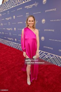 Nikki Deloach feet photo 5