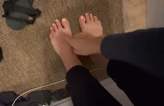 Nikki Delventhal feet photo 9