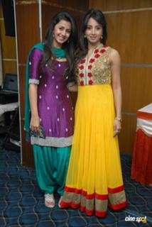Nikki Galrani feet photo thumbnail