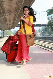 Nikki Galrani feet photo thumbnail