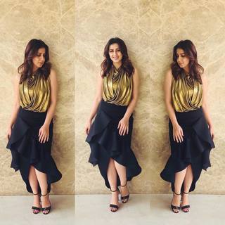 Nikki Galrani feet photo thumbnail