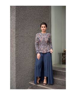 Nikki Galrani feet photo thumbnail