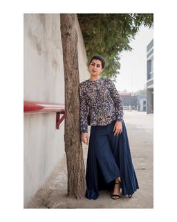 Nikki Galrani feet photo thumbnail