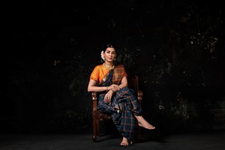 Nikki Galrani feet photo thumbnail