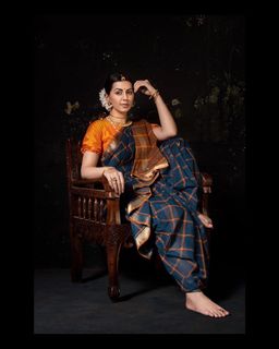 Nikki Galrani feet photo thumbnail