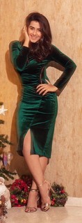 Nikki Galrani feet photo thumbnail