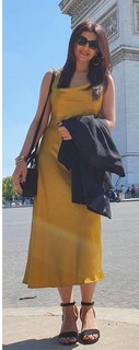 Nikki Galrani feet photo thumbnail