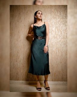 Nikki Galrani feet photo thumbnail