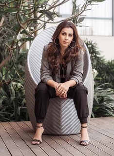 Nikki Galrani feet photo thumbnail