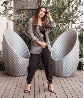 Nikki Galrani feet photo thumbnail