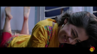 Nikki Galrani feet photo thumbnail