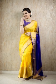 Nikki Galrani feet photo thumbnail