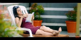 Nikki Galrani feet photo thumbnail