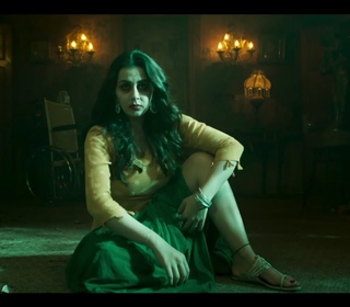 Nikki Galrani feet photo thumbnail