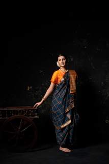 Nikki Galrani feet photo thumbnail