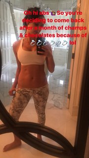 Nikki Garcia feet photo thumbnail