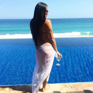 Nikki Garcia feet photo thumbnail