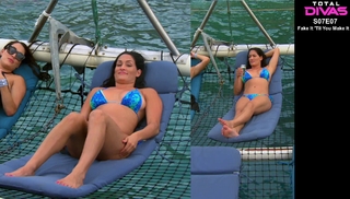 Nikki Garcia feet photo thumbnail