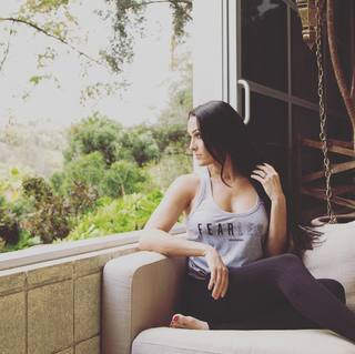 Nikki Garcia feet photo thumbnail