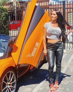 Nikki Garcia feet photo thumbnail
