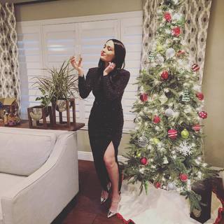 Nikki Garcia feet photo thumbnail