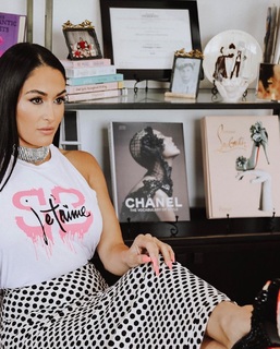 Nikki Garcia feet photo thumbnail