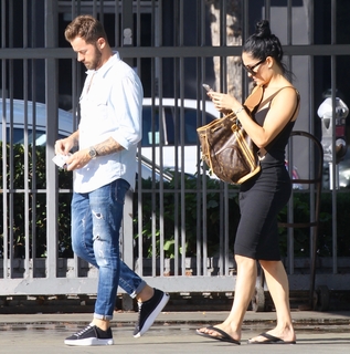 Nikki Garcia feet photo thumbnail