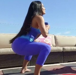 Nikki Garcia feet photo thumbnail