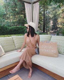 Nikki Garcia feet photo thumbnail