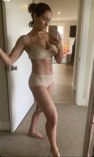 Nikki Garcia feet photo thumbnail