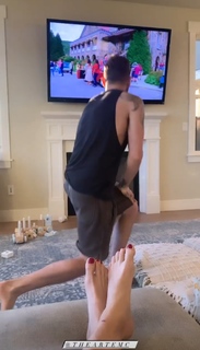 Nikki Garcia feet photo thumbnail