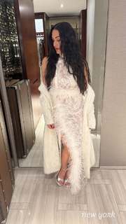 Nikki Garcia feet photo thumbnail