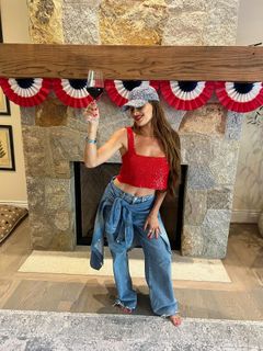 Nikki Garcia feet photo thumbnail