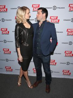 Nikki Glaser feet photo thumbnail