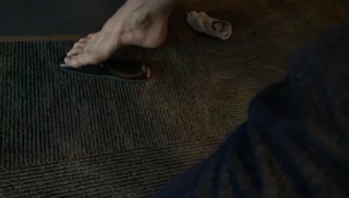 Nikki Glaser feet photo thumbnail