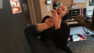 Nikki Glaser feet photo thumbnail