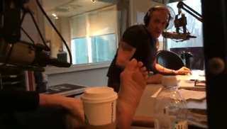 Nikki Glaser feet photo thumbnail