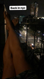 Nikki Glaser feet photo thumbnail