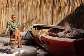 Nikki Glaser feet photo thumbnail