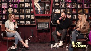 Nikki Glaser feet photo thumbnail