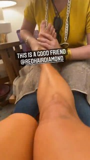 Nikki Glaser feet photo thumbnail