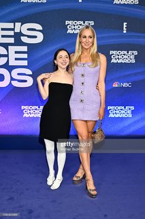 Nikki Glaser feet photo thumbnail