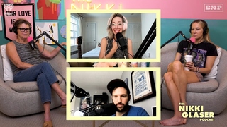 Nikki Glaser feet photo thumbnail