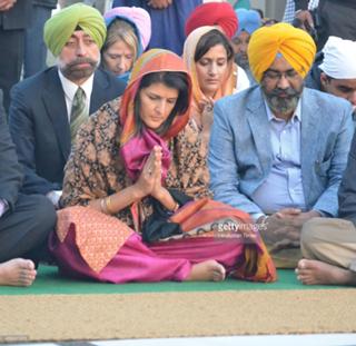 Nikki Haley feet photo thumbnail