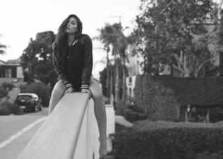 Nikki Howard feet photo thumbnail